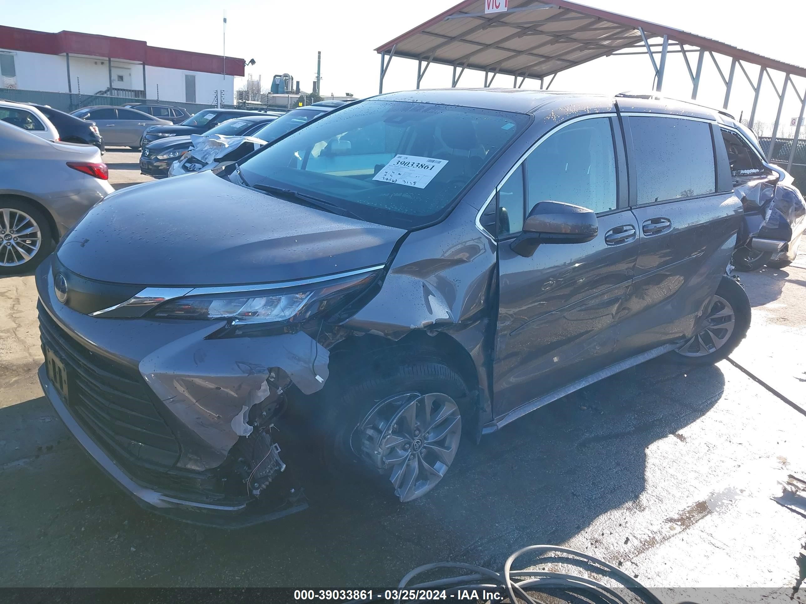 Photo 1 VIN: 5TDKSKFC7NS044288 - TOYOTA SIENNA 