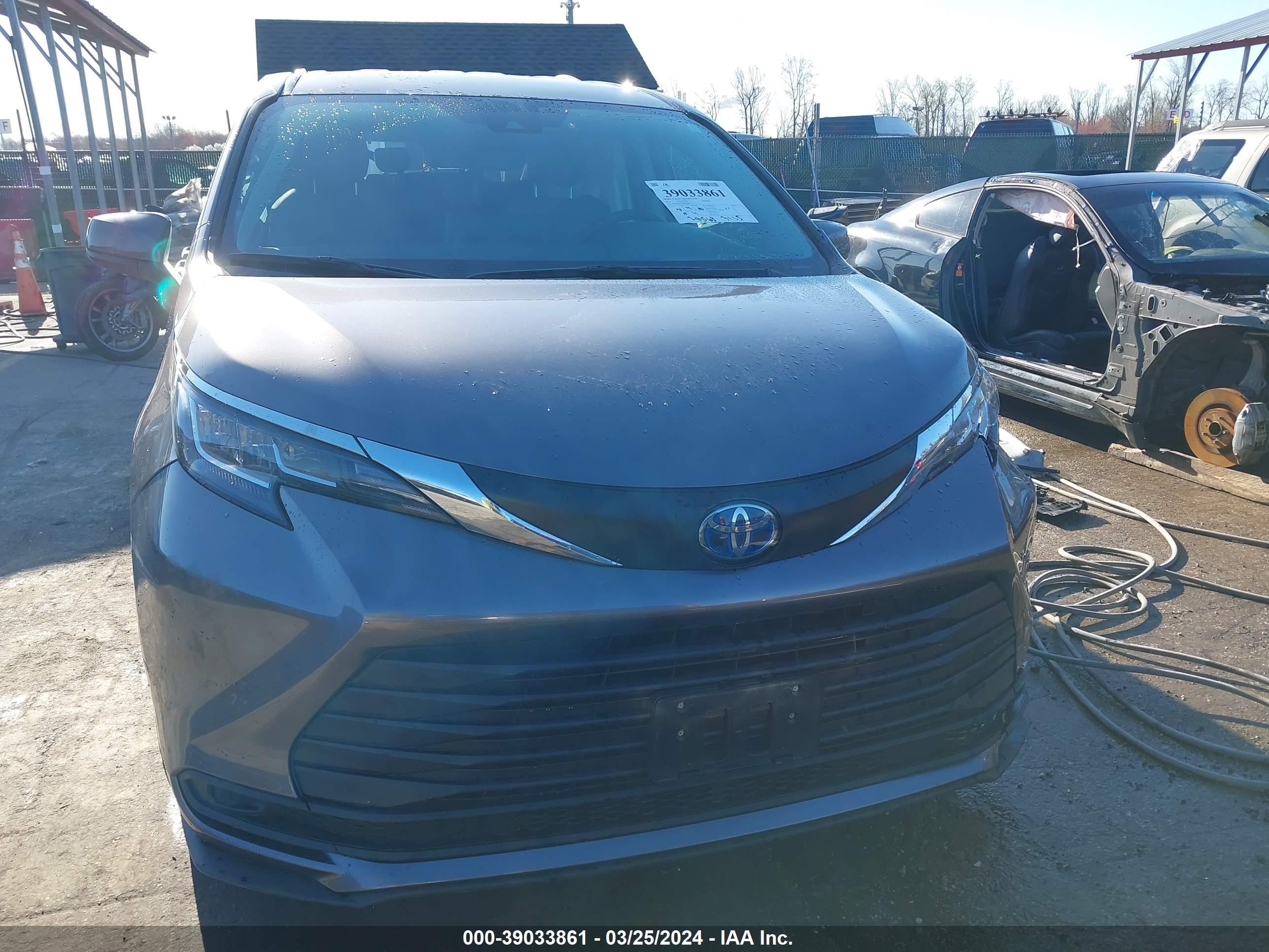 Photo 11 VIN: 5TDKSKFC7NS044288 - TOYOTA SIENNA 