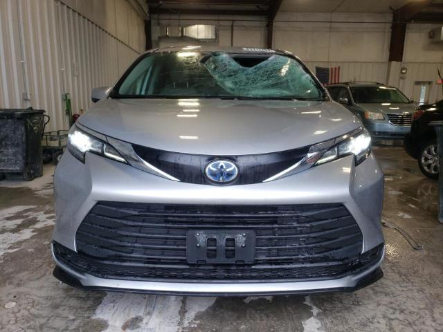 Photo 4 VIN: 5TDKSKFC8NS073668 - TOYOTA SIENNA LE 