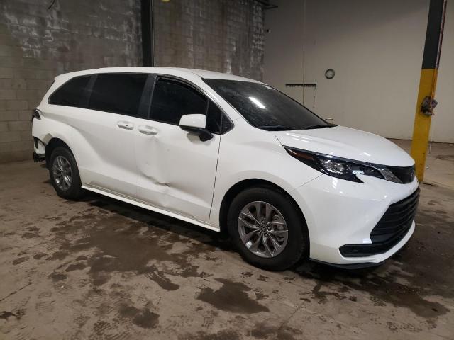 Photo 3 VIN: 5TDKSKFC8RS111034 - TOYOTA SIENNA LE 