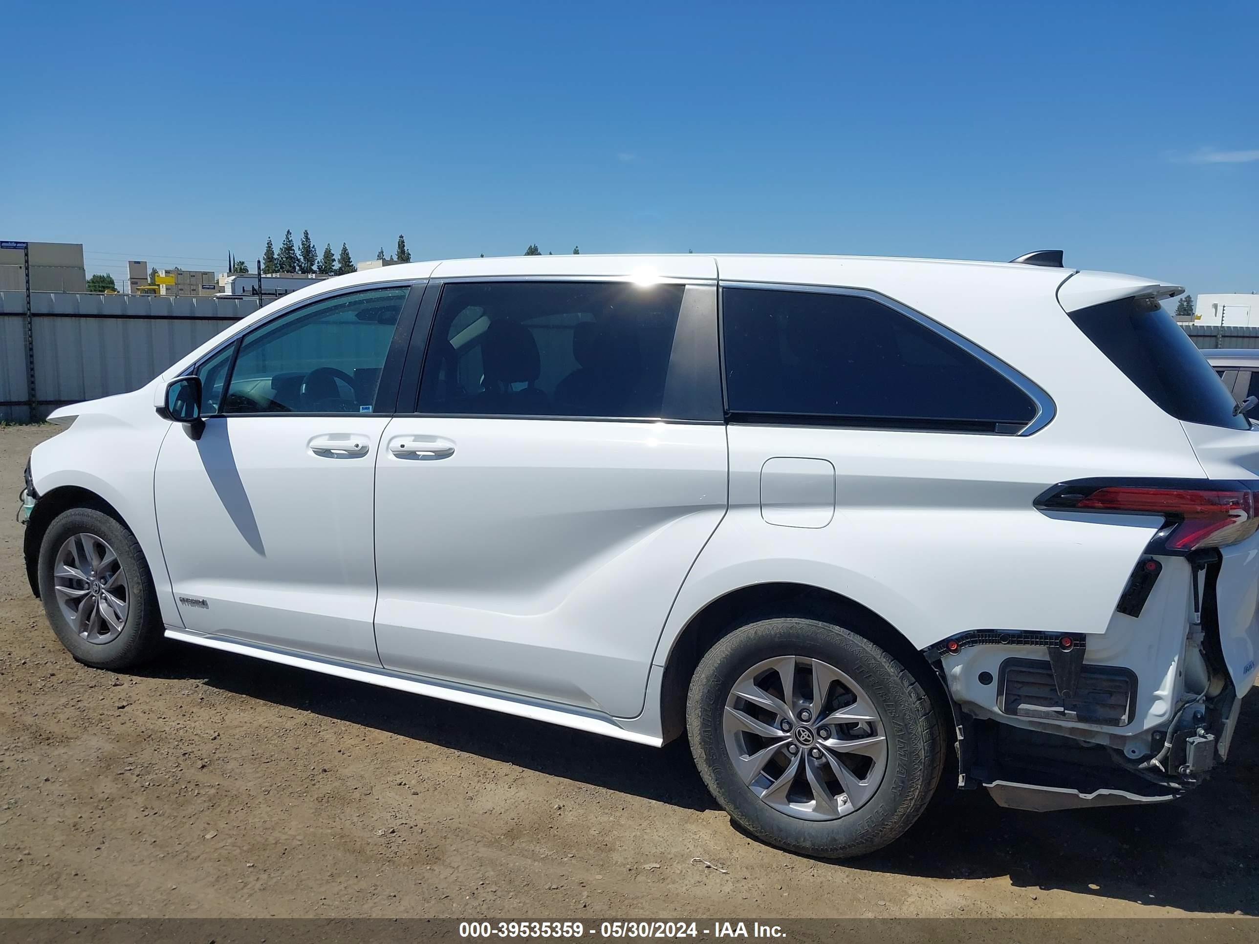 Photo 14 VIN: 5TDKSKFC9MS003532 - TOYOTA SIENNA 