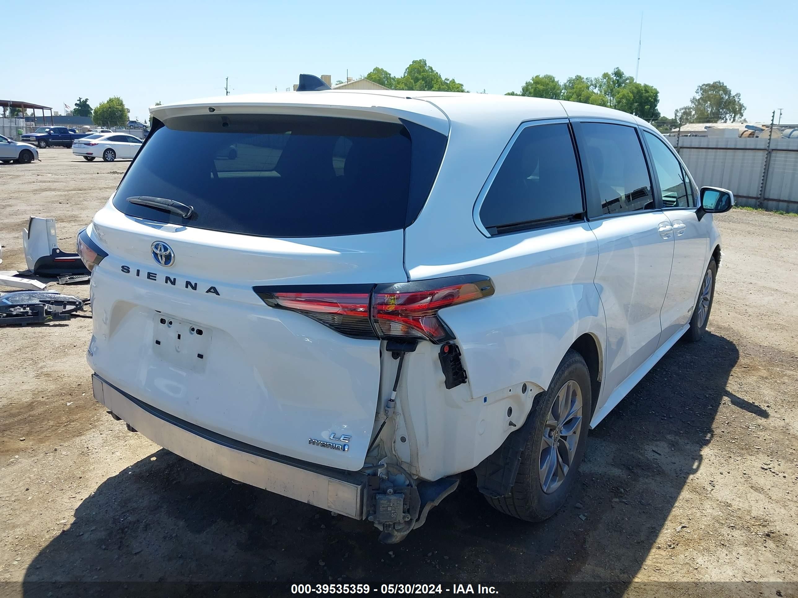 Photo 3 VIN: 5TDKSKFC9MS003532 - TOYOTA SIENNA 