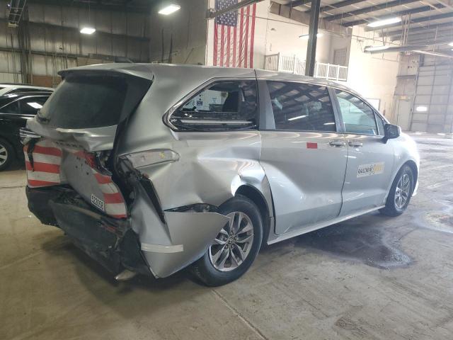 Photo 2 VIN: 5TDKSKFC9NS062209 - TOYOTA SIENNA LE 