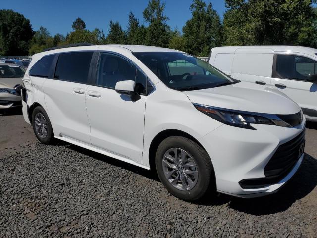 Photo 3 VIN: 5TDKSKFC9PS103733 - TOYOTA SIENNA LE 