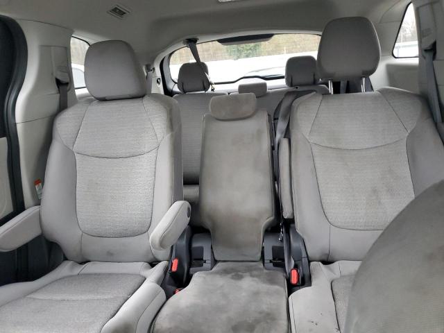 Photo 9 VIN: 5TDKSKFCXMS014040 - TOYOTA SIENNA LE 