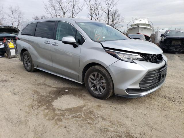 Photo 3 VIN: 5TDKSKFCXNS065572 - TOYOTA SIENNA LE 