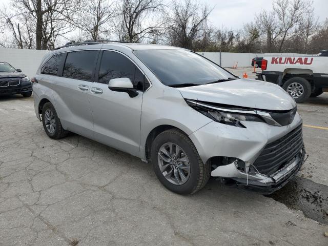 Photo 3 VIN: 5TDKSKFCXNS071159 - TOYOTA SIENNA LE 