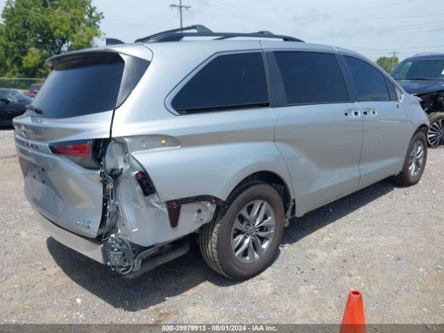 Photo 3 VIN: 5TDKSKFCXNS071159 - TOYOTA SIENNA LE 