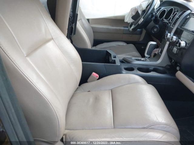 Photo 4 VIN: 5TDKY5G11ES055493 - TOYOTA SEQUOIA 