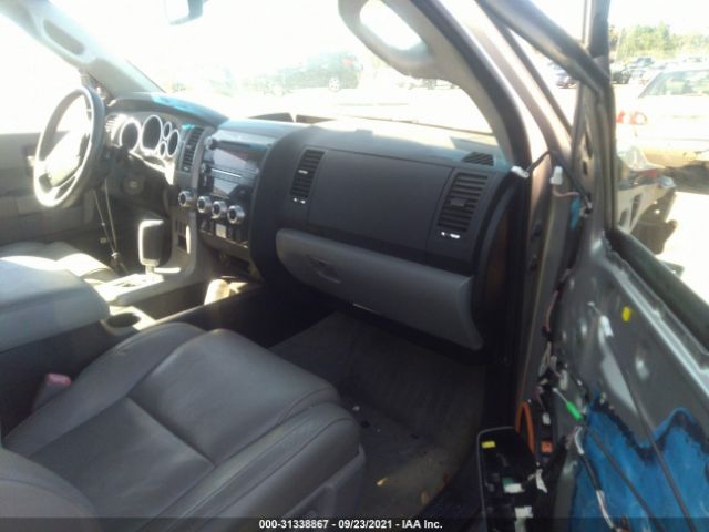 Photo 4 VIN: 5TDKY5G12AS026823 - TOYOTA SEQUOIA 