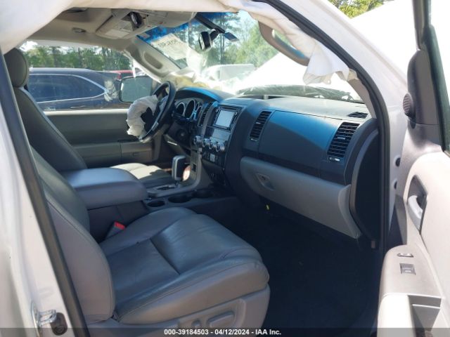 Photo 4 VIN: 5TDKY5G14HS068033 - TOYOTA SEQUOIA 