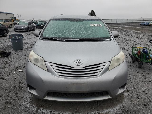 Photo 4 VIN: 5TDKZ3DC0HS769398 - TOYOTA SIENNA LE 