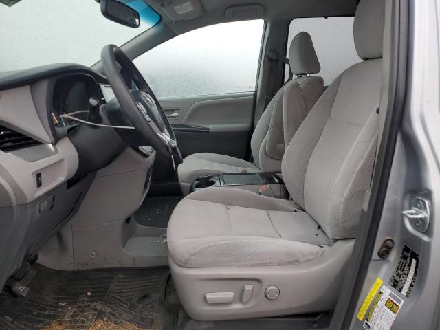 Photo 6 VIN: 5TDKZ3DC0HS769398 - TOYOTA SIENNA LE 