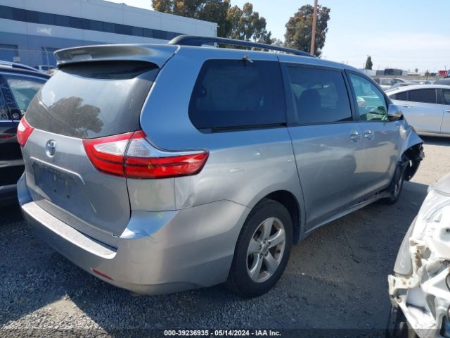 Photo 3 VIN: 5TDKZ3DC0HS787867 - TOYOTA SIENNA 