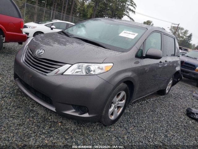 Photo 1 VIN: 5TDKZ3DC0HS810550 - TOYOTA SIENNA 