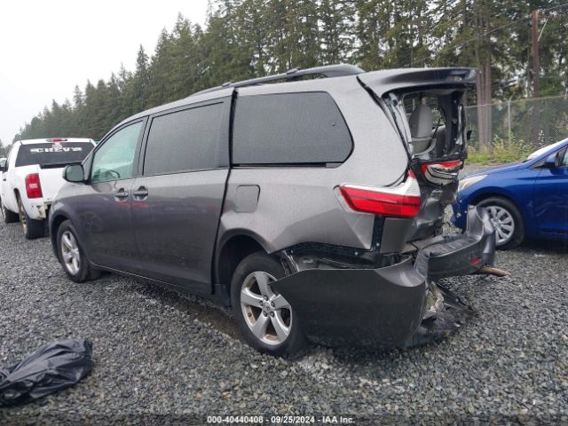 Photo 2 VIN: 5TDKZ3DC0HS810550 - TOYOTA SIENNA 