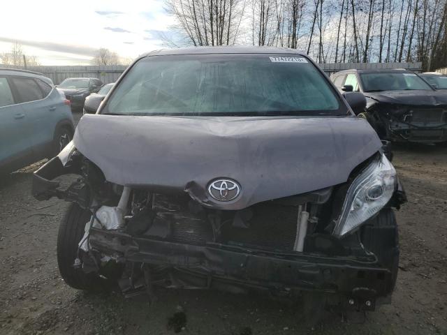 Photo 4 VIN: 5TDKZ3DC0HS822309 - TOYOTA SIENNA LE 