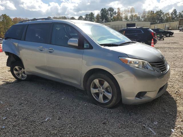 Photo 3 VIN: 5TDKZ3DC0HS827090 - TOYOTA SIENNA LE 