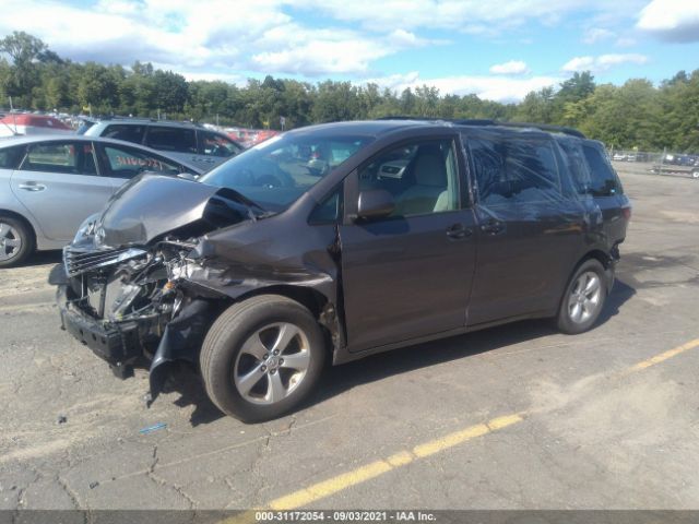 Photo 1 VIN: 5TDKZ3DC0HS827591 - TOYOTA SIENNA 