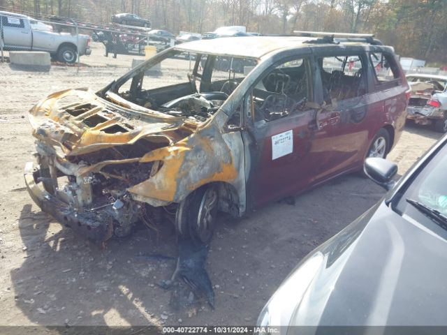 Photo 1 VIN: 5TDKZ3DC0HS842561 - TOYOTA SIENNA 