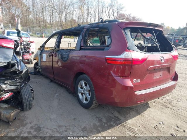 Photo 2 VIN: 5TDKZ3DC0HS842561 - TOYOTA SIENNA 