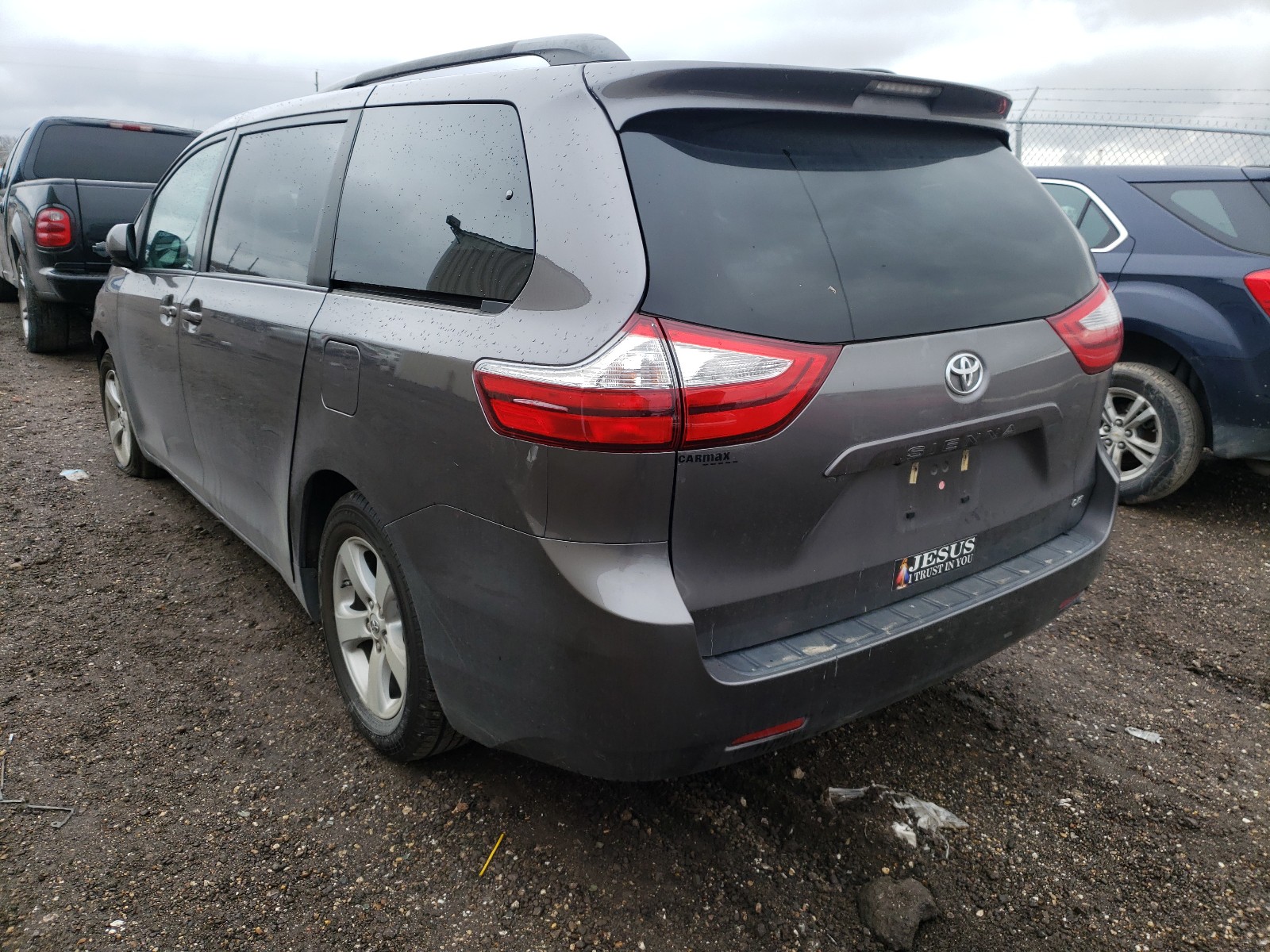 Photo 2 VIN: 5TDKZ3DC0HS865564 - TOYOTA SIENNA LE 