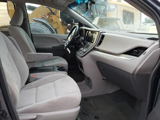 Photo 4 VIN: 5TDKZ3DC0HS870375 - TOYOTA SIENNA LE 