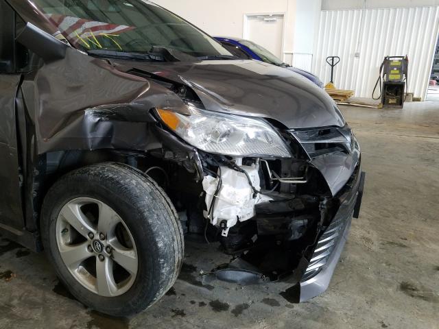 Photo 8 VIN: 5TDKZ3DC0JS910122 - TOYOTA SIENNA LE 