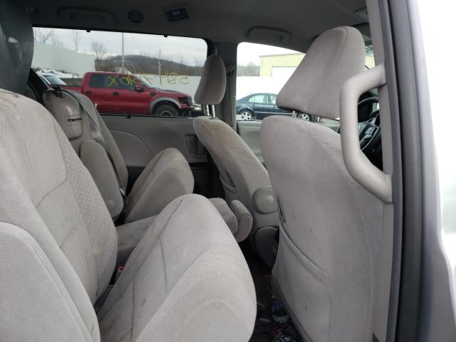 Photo 5 VIN: 5TDKZ3DC0JS948403 - TOYOTA SIENNA LE 