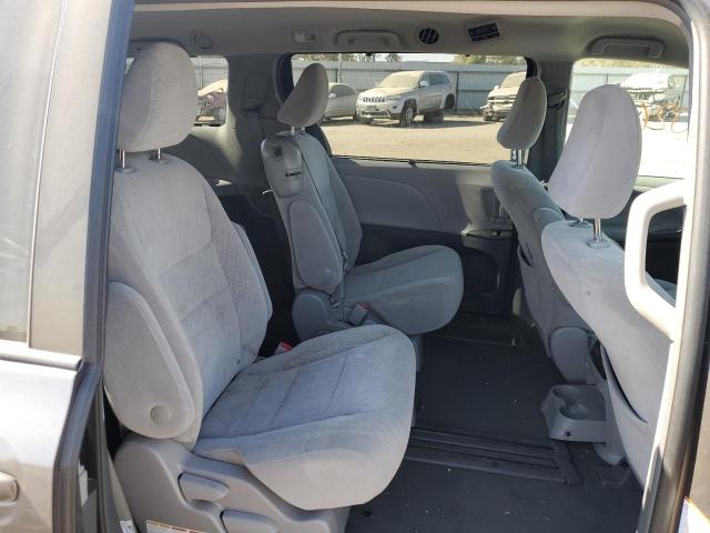 Photo 5 VIN: 5TDKZ3DC0KS010791 - TOYOTA SIENNA LE 