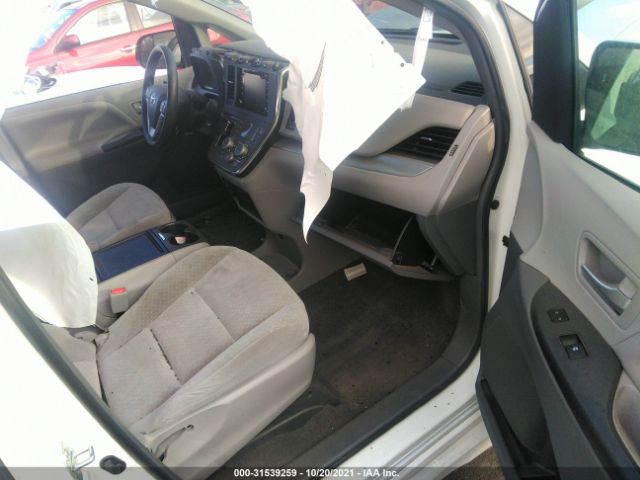 Photo 4 VIN: 5TDKZ3DC0KS978714 - TOYOTA SIENNA 