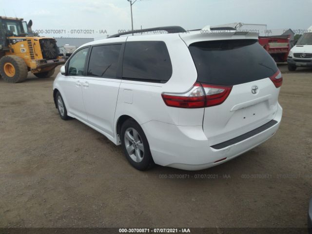 Photo 2 VIN: 5TDKZ3DC0KS979829 - TOYOTA SIENNA 