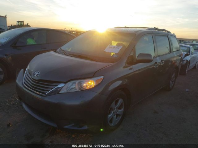 Photo 1 VIN: 5TDKZ3DC1HS781835 - TOYOTA SIENNA 