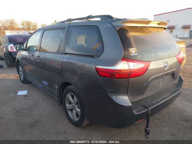 Photo 2 VIN: 5TDKZ3DC1HS781835 - TOYOTA SIENNA 