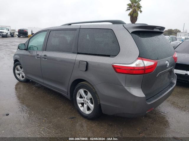 Photo 2 VIN: 5TDKZ3DC1HS782838 - TOYOTA SIENNA 