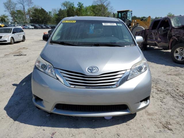 Photo 4 VIN: 5TDKZ3DC1HS786095 - TOYOTA SIENNA LE 