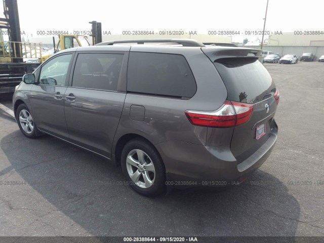 Photo 2 VIN: 5TDKZ3DC1HS807012 - TOYOTA SIENNA 