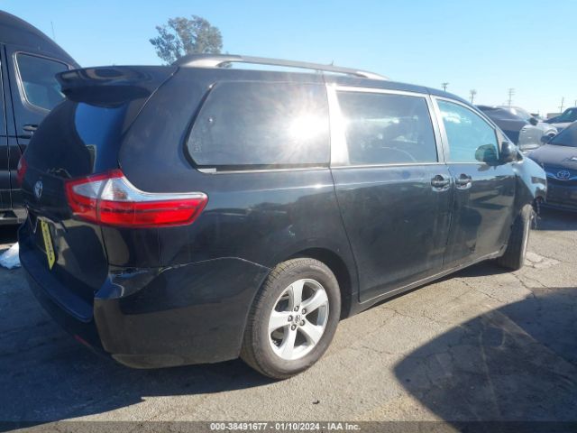 Photo 3 VIN: 5TDKZ3DC1HS816311 - TOYOTA SIENNA 