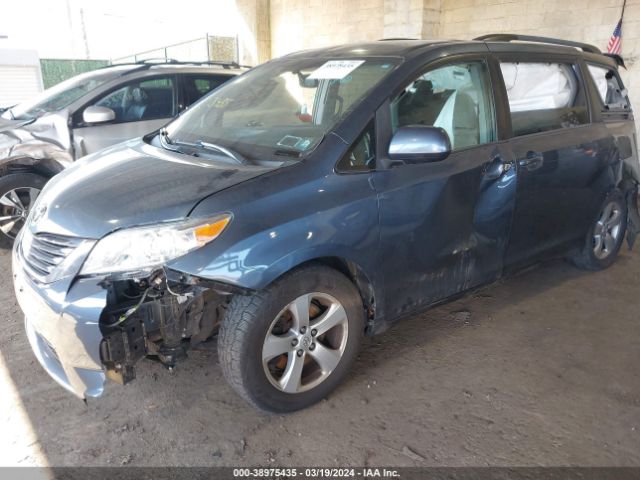 Photo 5 VIN: 5TDKZ3DC1HS822223 - TOYOTA SIENNA 