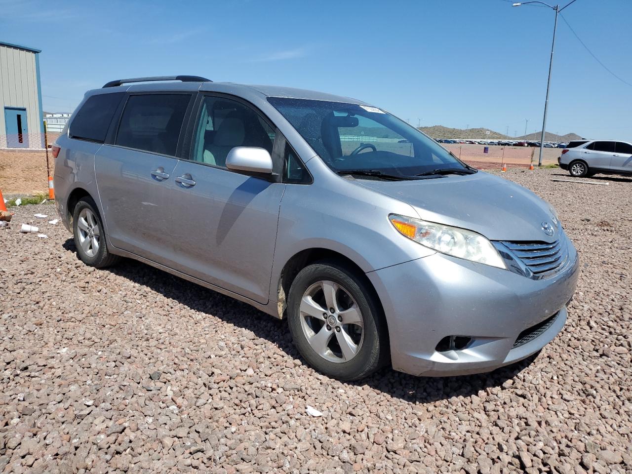 Photo 3 VIN: 5TDKZ3DC1HS827891 - TOYOTA SIENNA 