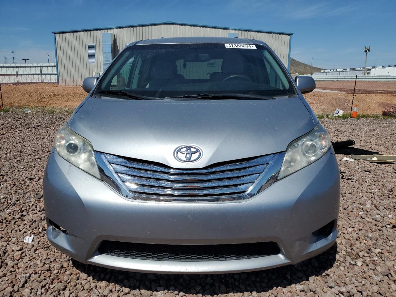 Photo 4 VIN: 5TDKZ3DC1HS827891 - TOYOTA SIENNA 