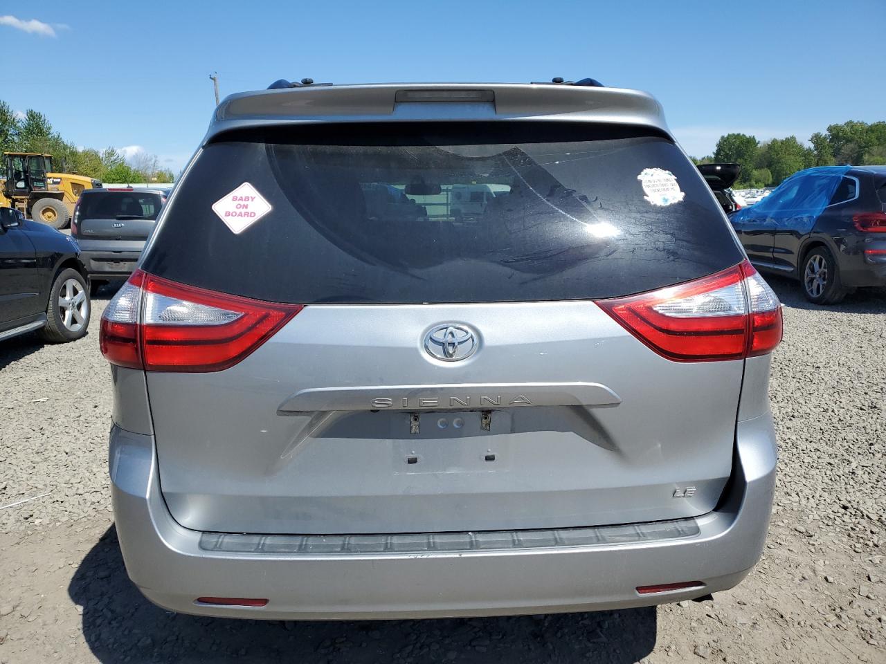 Photo 5 VIN: 5TDKZ3DC1HS836641 - TOYOTA SIENNA 