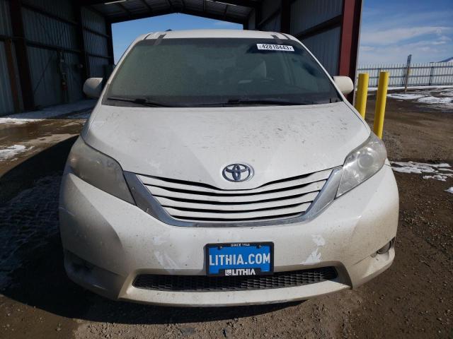 Photo 4 VIN: 5TDKZ3DC1HS841032 - TOYOTA SIENNA LE 