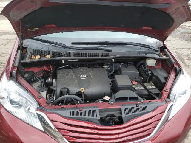 Photo 6 VIN: 5TDKZ3DC1HS847932 - TOYOTA SIENNA LE 