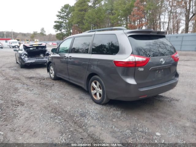 Photo 2 VIN: 5TDKZ3DC1HS865363 - TOYOTA SIENNA 