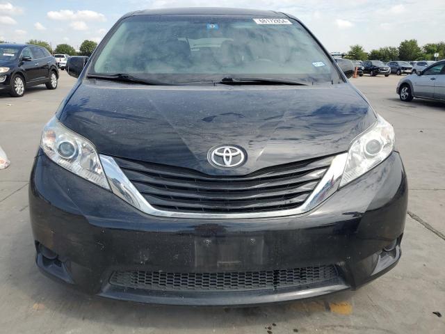 Photo 4 VIN: 5TDKZ3DC1HS868683 - TOYOTA SIENNA LE 