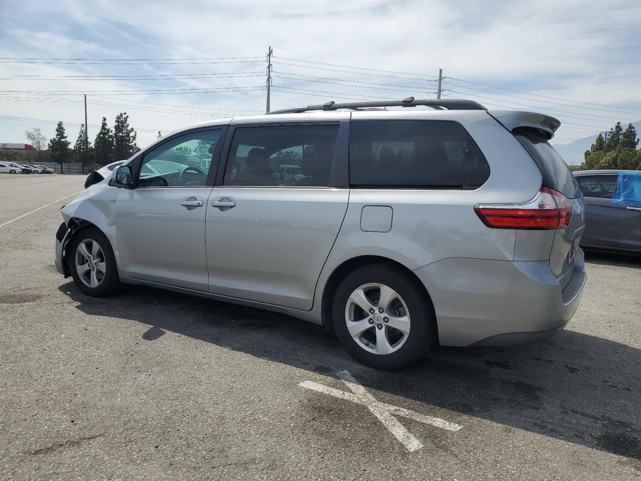 Photo 1 VIN: 5TDKZ3DC1HS874676 - TOYOTA SIENNA 