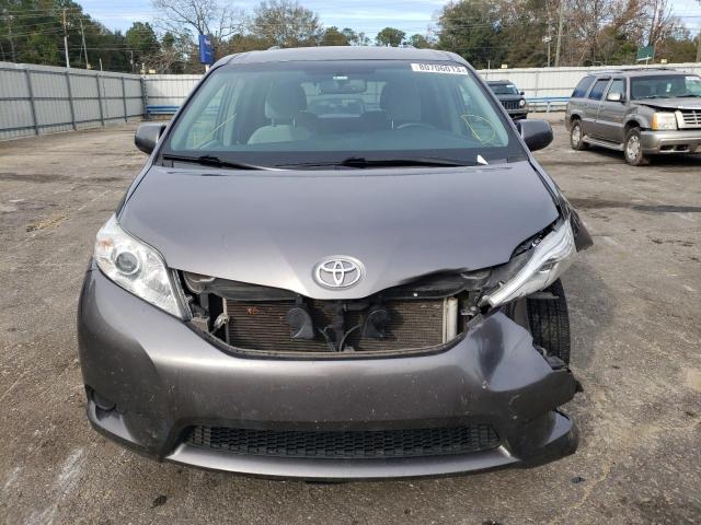 Photo 4 VIN: 5TDKZ3DC1HS874757 - TOYOTA SIENNA LE 