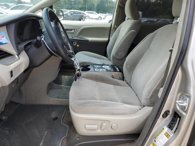 Photo 6 VIN: 5TDKZ3DC1HS883720 - TOYOTA SIENNA LE 