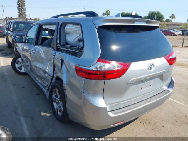 Photo 2 VIN: 5TDKZ3DC1LS028945 - TOYOTA SIENNA 